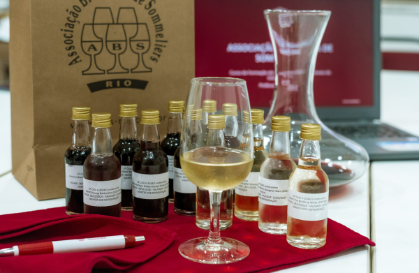 Formação de Sommeliers e Profissionais do Vinho - Ciclo I - 2026 - ONLINE